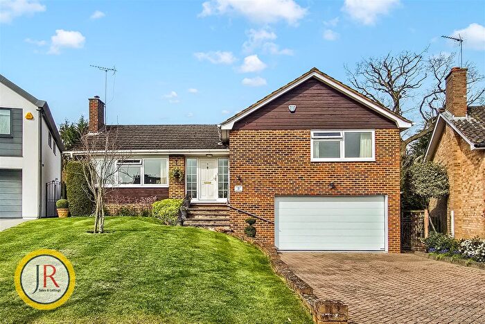 2 Bedroom Detached Bungalow For Sale In High Ridge, Cuffley, EN6