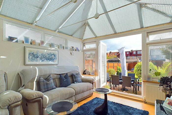 3 Bedroom Terraced House For Sale In Goldsmith Road, Worthing, BN14