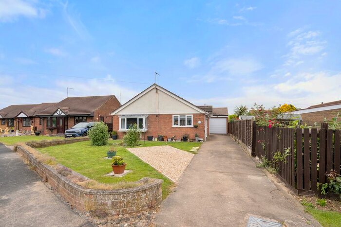 2 Bedroom Detached Bungalow For Sale In Oak Close, Ingoldmells, PE25