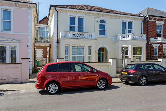 2 Bedroom Flat To Rent In Southsea, Hampshire, PO5