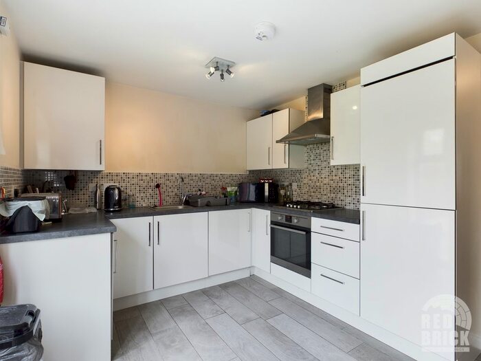 3 Bedroom Semi-Detached House To Rent In Salix Close, Coventry, West Midlands, CV4