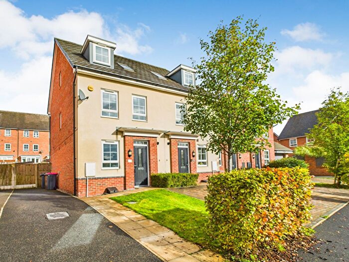 4 Bedroom Semi Detached House To Rent In Whitewood Road, Worsley, M28