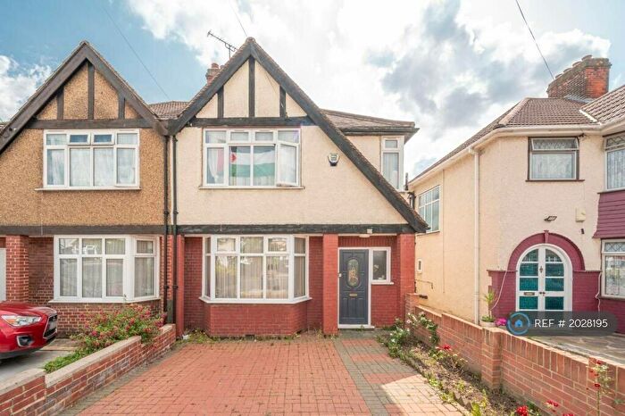4 Bedroom Semi-Detached House To Rent In Lynton Avenue, London, NW9