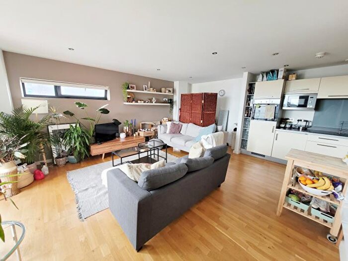 2 Bedroom Apartment To Rent In Apt . :: Flint Glass Wharf, M4