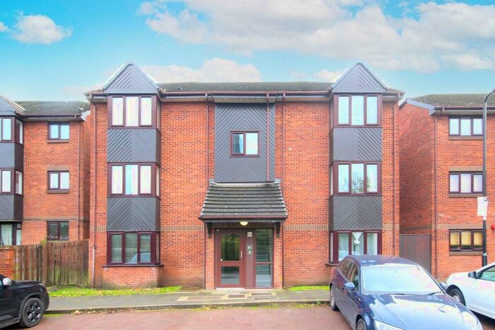 Studio To Rent In Perry Avenue, London, W3