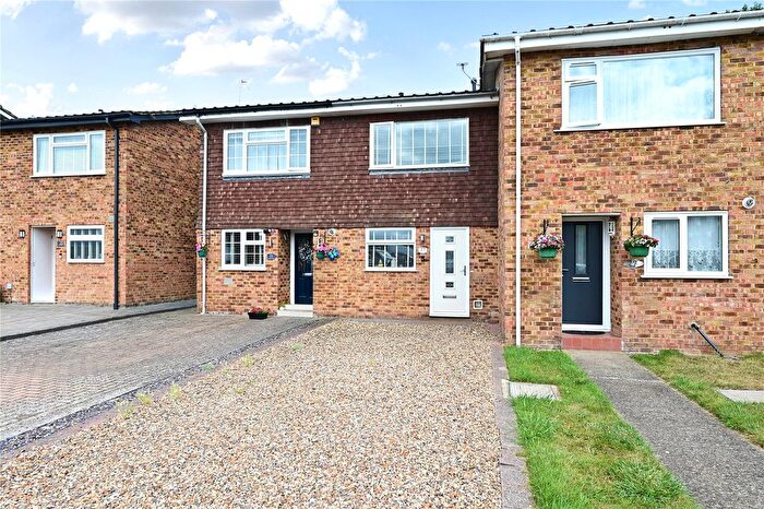 2 Bedroom Terraced House For Sale In Staines, Surrey, TW18