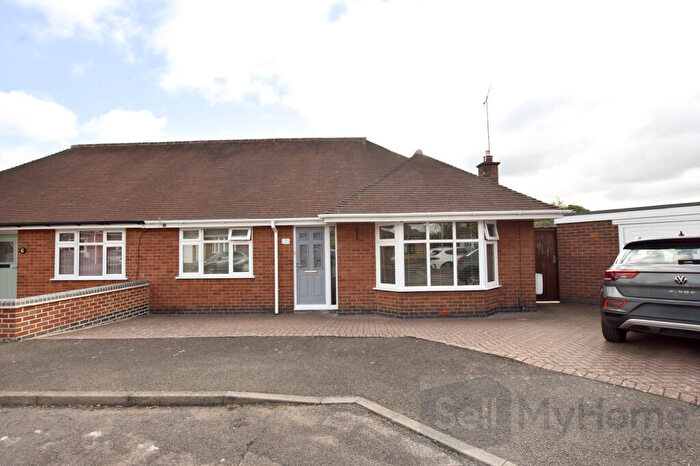 2 Bedroom Bungalow For Sale In The Lynch, Nuneaton, Warwickshire, CV11