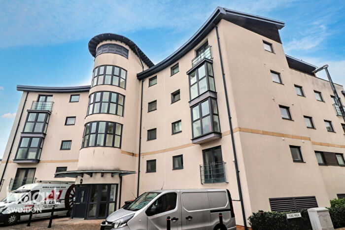 2 Bedroom Apartment To Rent In Pasteur Drive, Swindon, SN1