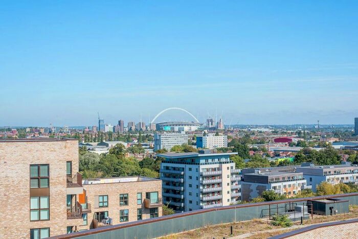 2 Bedroom Flat To Rent In Lakeside Drive, Park Royal, London, NW10