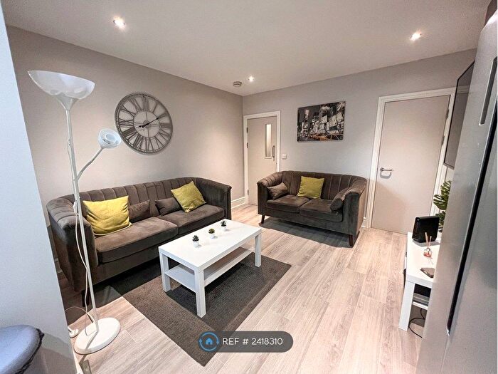 6 Bedroom Terraced House To Rent In Edmund Road, Sheffield, S2