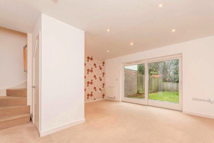 3 Bedroom Semi-Detached House To Rent In Oak Tree Gardens, Guildford, GU1
