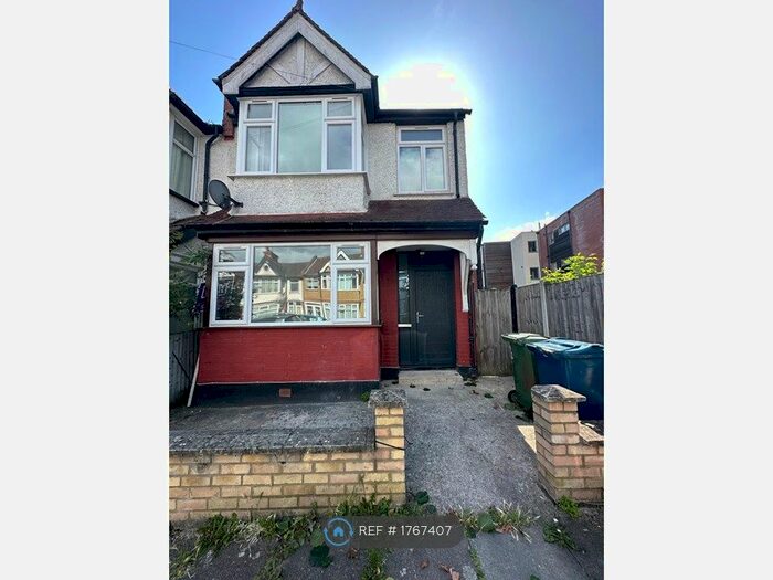 4 Bedroom End Of Terrace House To Rent In Harrow Weald, Harrow Weald, HA3