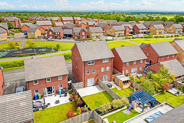 3 Bedroom Semi-Detached House For Sale In Perranporth Close, Appleton, Warrington, WA4
