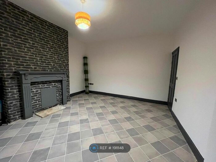 2 Bedroom Terraced House To Rent In Wadsworth Street, Halifax, HX1