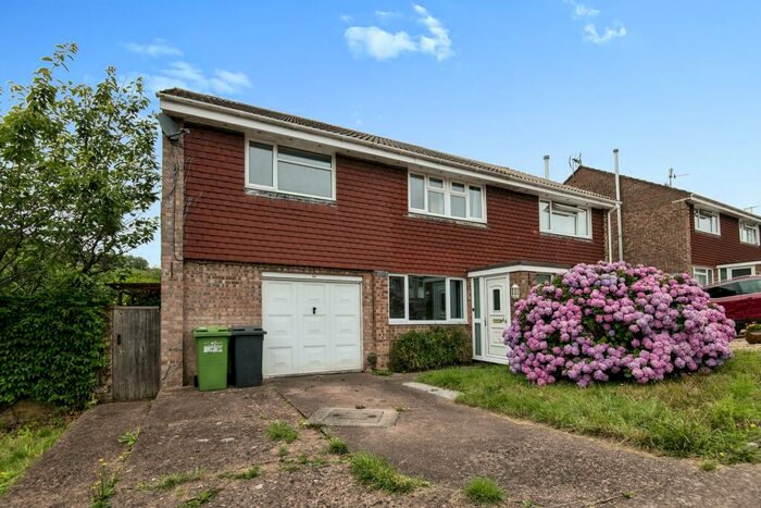 5 Bedroom House To Rent In Moorland Way, Exeter, EX4