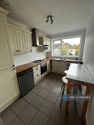 2 Bedroom Flat To Rent In Priory Road, Loughton, IG10