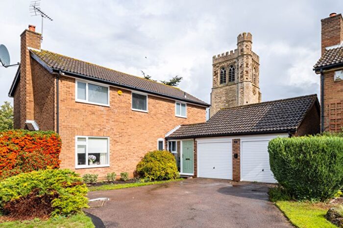 4 Bedroom Detached House For Sale In Elmers Park, Bletchley, Milton Keynes, MK3