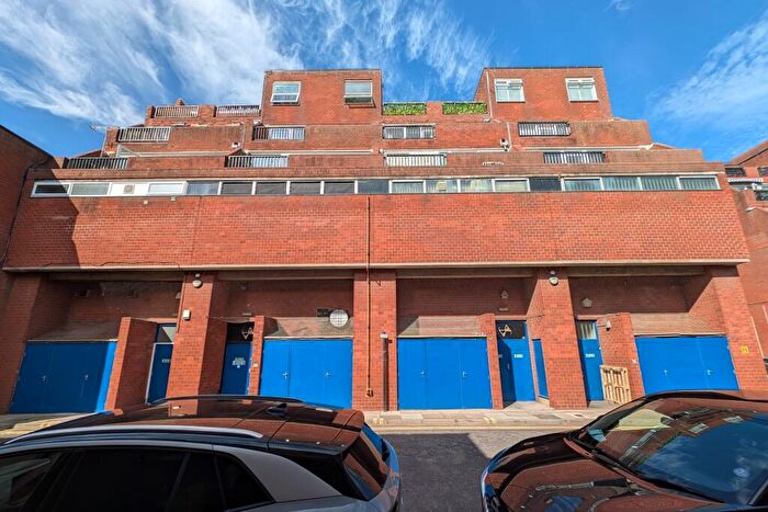 1 Bedroom Flat For Sale In Flat Guildbourne Court, Guildbourne Centre, Worthing, West Sussex, BN11