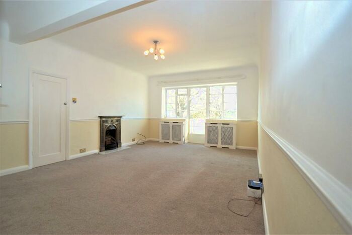 2 Bedroom Apartment To Rent In Claremont Road, Surbiton, KT6