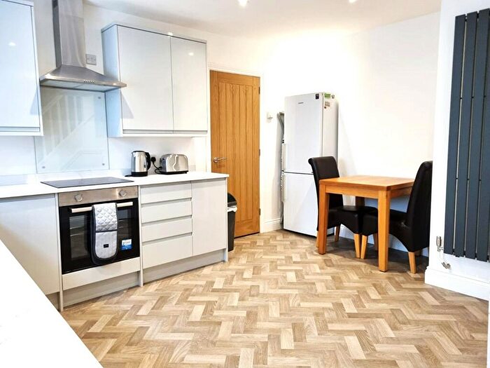 1 Bedroom House To Rent In Sinclair Avenue, Banbury, Oxfordshire, OX16