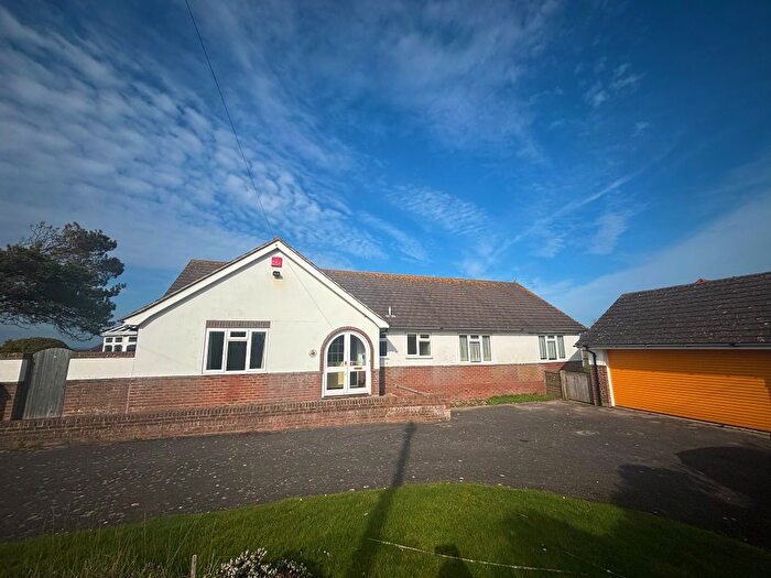 4 Bedroom Bungalow For Sale In West Street, Selsey, PO20