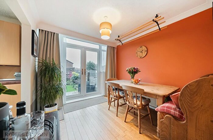 3 Bedroom Terraced House For Sale In Counthill Road, Watersheddings, Oldham, OL4