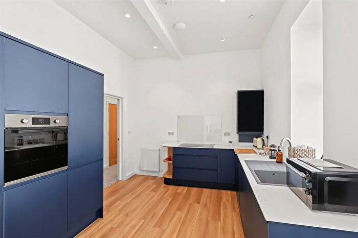 2 Bedroom Flat For Sale In Runnacleave Road, Ilfracombe, Devon, EX34