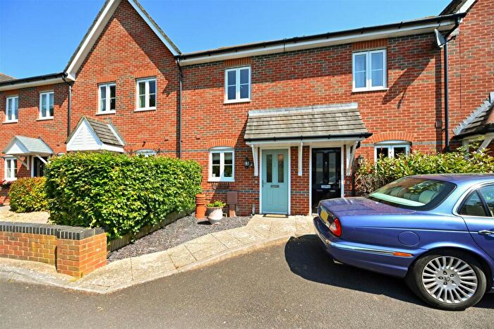 2 Bedroom House To Rent In School Close, Westergate, PO20