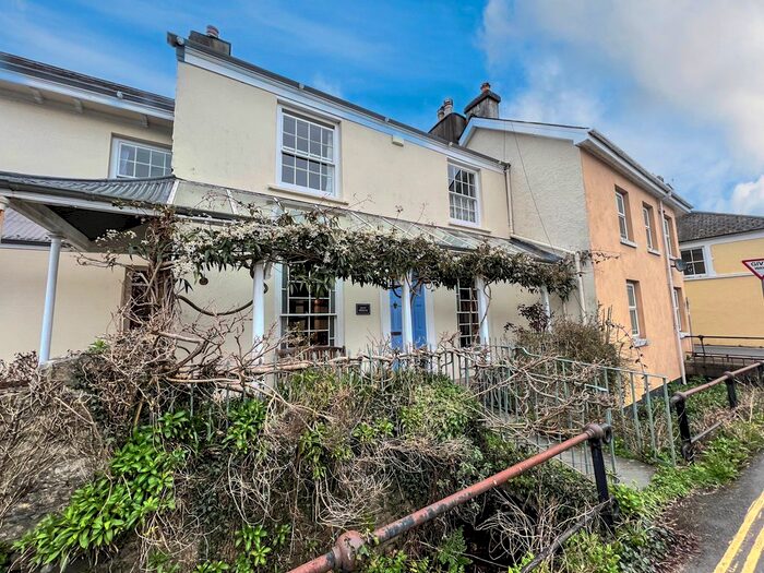 4 Bedroom Terraced House For Sale In Plymouth Road, Buckfastleigh, TQ11