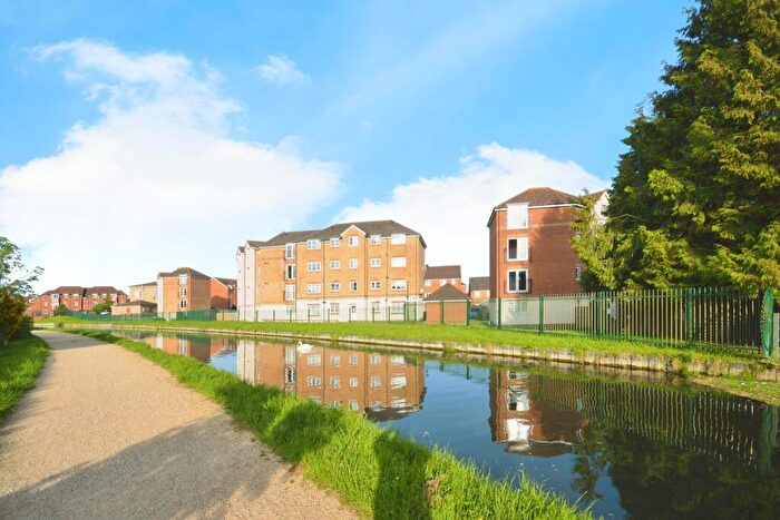 2 Bedroom Flat For Sale In Huron Road, Broxbourne, EN10