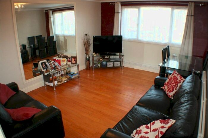 1 Bedroom Flat To Rent In Essoldo Way, Edgware, HA8