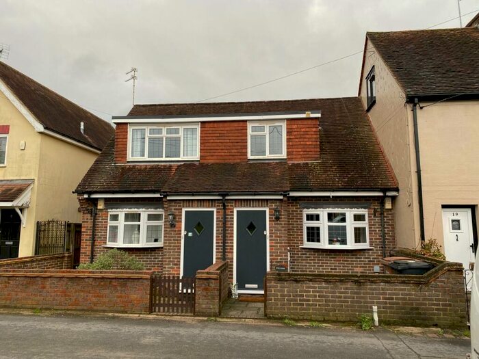 2 Bedroom Flat To Rent In Hall Lane, Sandon, Chelmsford, CM2