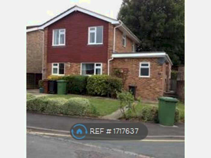 2 Bedroom Maisonette To Rent In Marshalls Close, Epsom, KT19