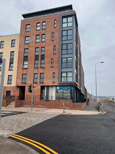 2 Bedroom Flat To Rent In Cannon Court, Kirkcaldy, KY1