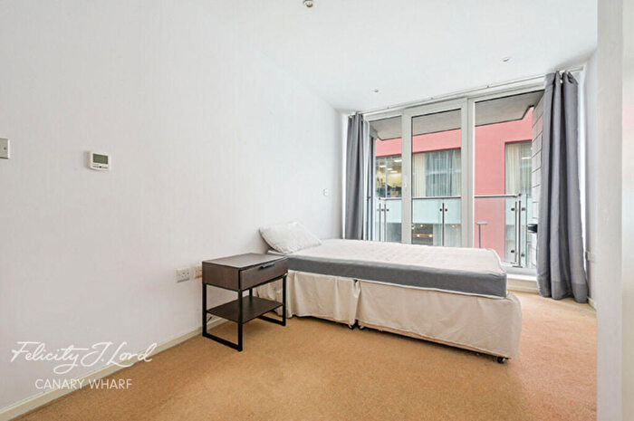 1 Bedroom Apartment To Rent In Western Gateway, London, E16