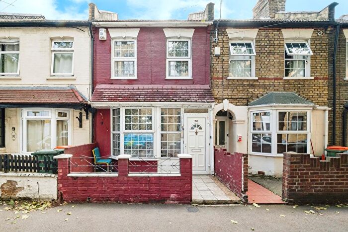 3 Bedroom Terraced House For Sale In Jedburgh Road, Plaistow, London, E13