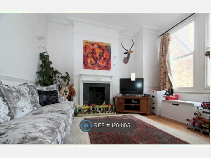 2 Bedroom Maisonette To Rent In Albert Road, London N22
