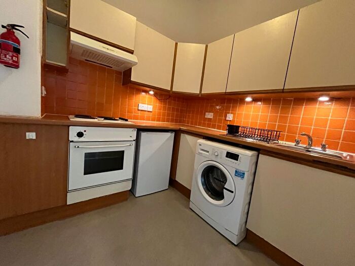 2 Bedroom Flat To Rent In Plewlands Terrace, Morningside, Edinburgh, EH10