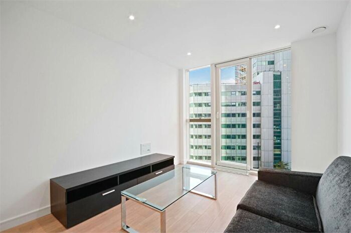 1 Bedroom Apartment To Rent In Pinnacle Apartments, Saffron Central Square, Croydon, CR0