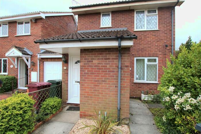 1 Bedroom Flat To Rent In The Willows, Caversham, Reading, Berkshire, RG4