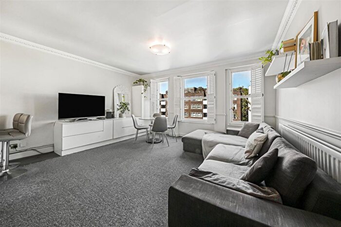 2 Bedroom Flat For Sale In Belsize Grove, Belsize Park, NW3