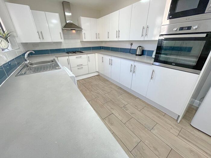 6 Bedroom Terraced House To Rent In Albert Edward Road, L7