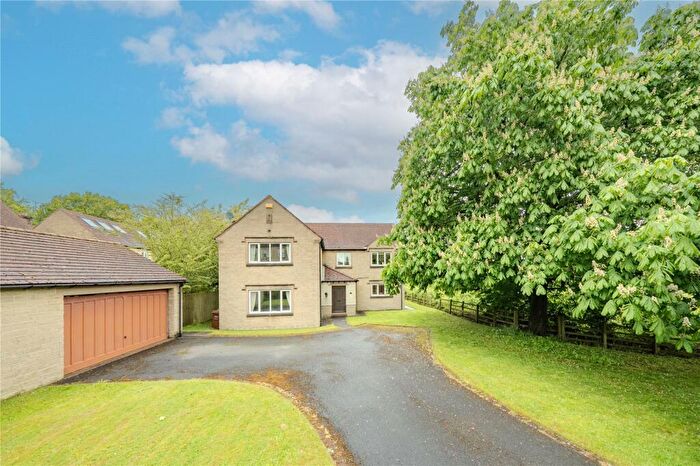 5 Bedroom Detached House For Sale In Hilton Grange, Bramhope, Leeds, LS16