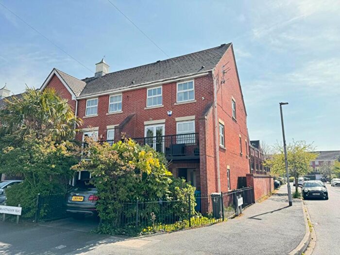 4 Bedroom Town House For Sale In Brantingham Road, Whalley Range, M16
