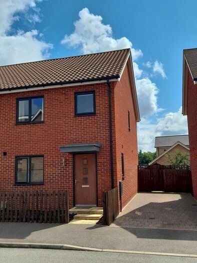 3 Bedroom Semi-Detached House To Rent In Vickers Way, Cambridge, CB23