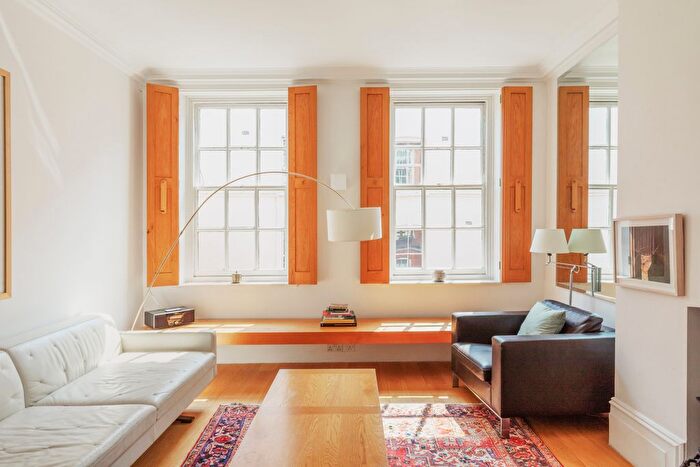 2 Bedroom Flat To Rent In Broad Court, London, WC2B