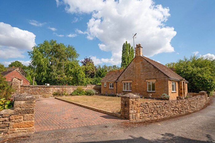 2 Bedroom Bungalow For Sale In Steels Lane, Cherington, Shipston-on-Stour, Warwickshire, CV36