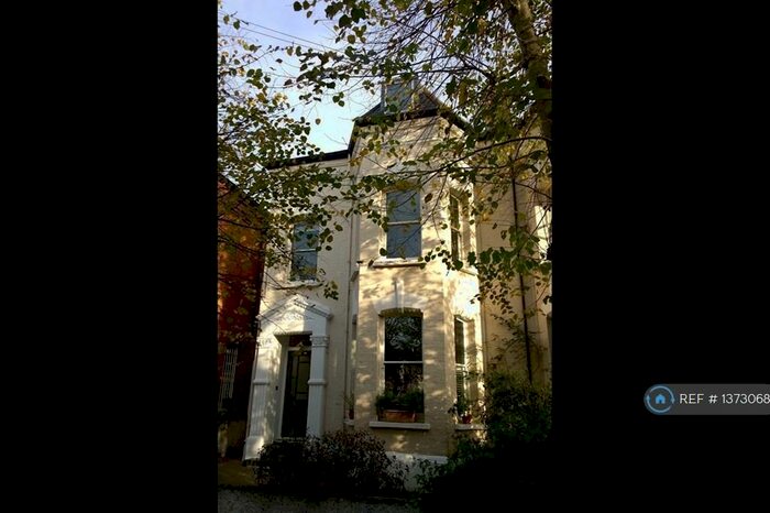 2 Bedroom Flat To Rent In Mount Pleasant Lane, London, E5