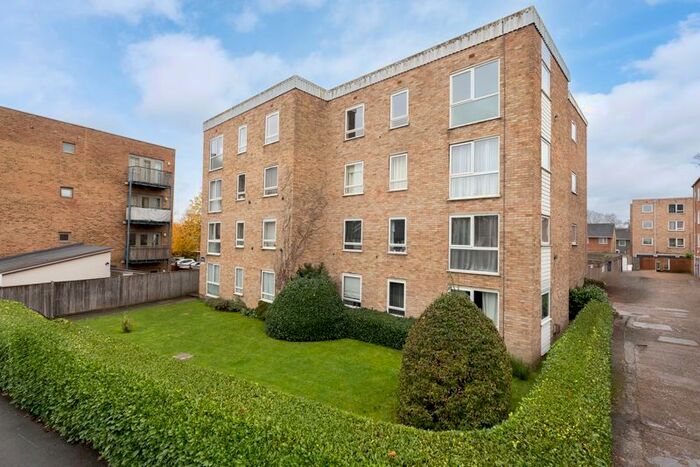 2 Bedroom Flat To Rent In Jasmine Court, Sutton, SM1