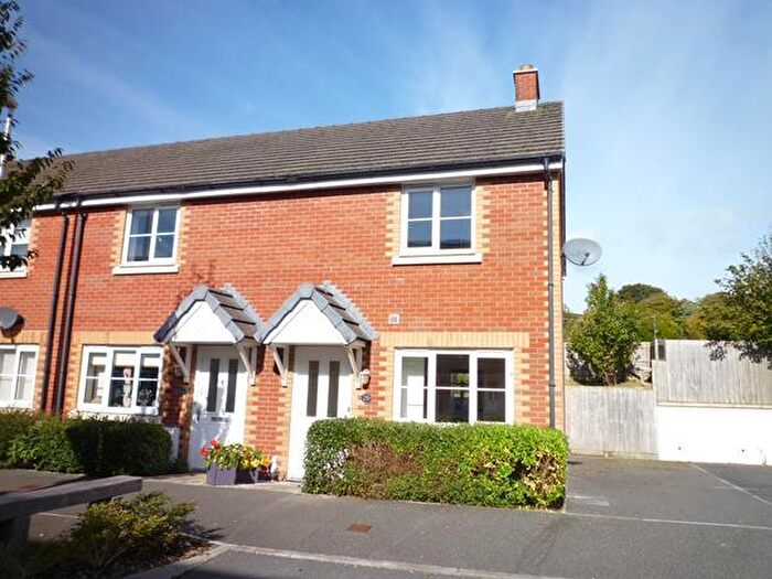 2 Bedroom End Of Terrace House To Rent In Old Market Place, Holsworthy, EX22